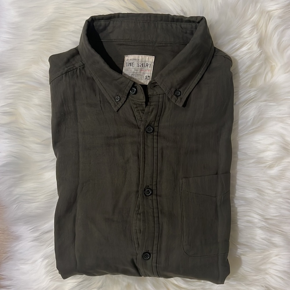 Like New - Mens Military Green Button Down Shirt